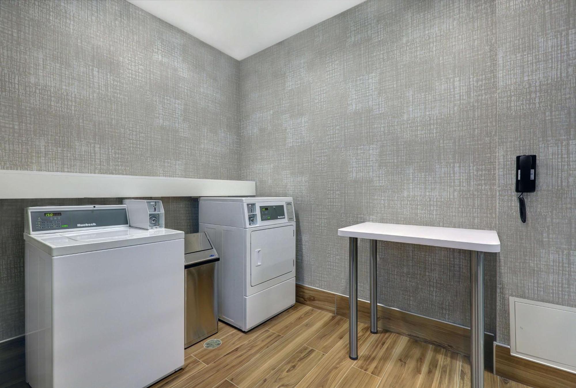 Hampton Inn بيتربورو المظهر الخارجي الصورة